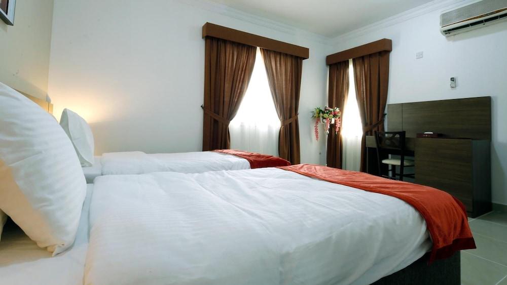La Villa Inn Hotel Apartments Доха Экстерьер фото