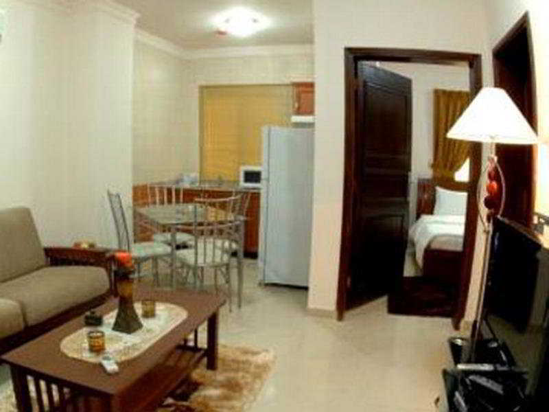 La Villa Inn Hotel Apartments Доха Экстерьер фото