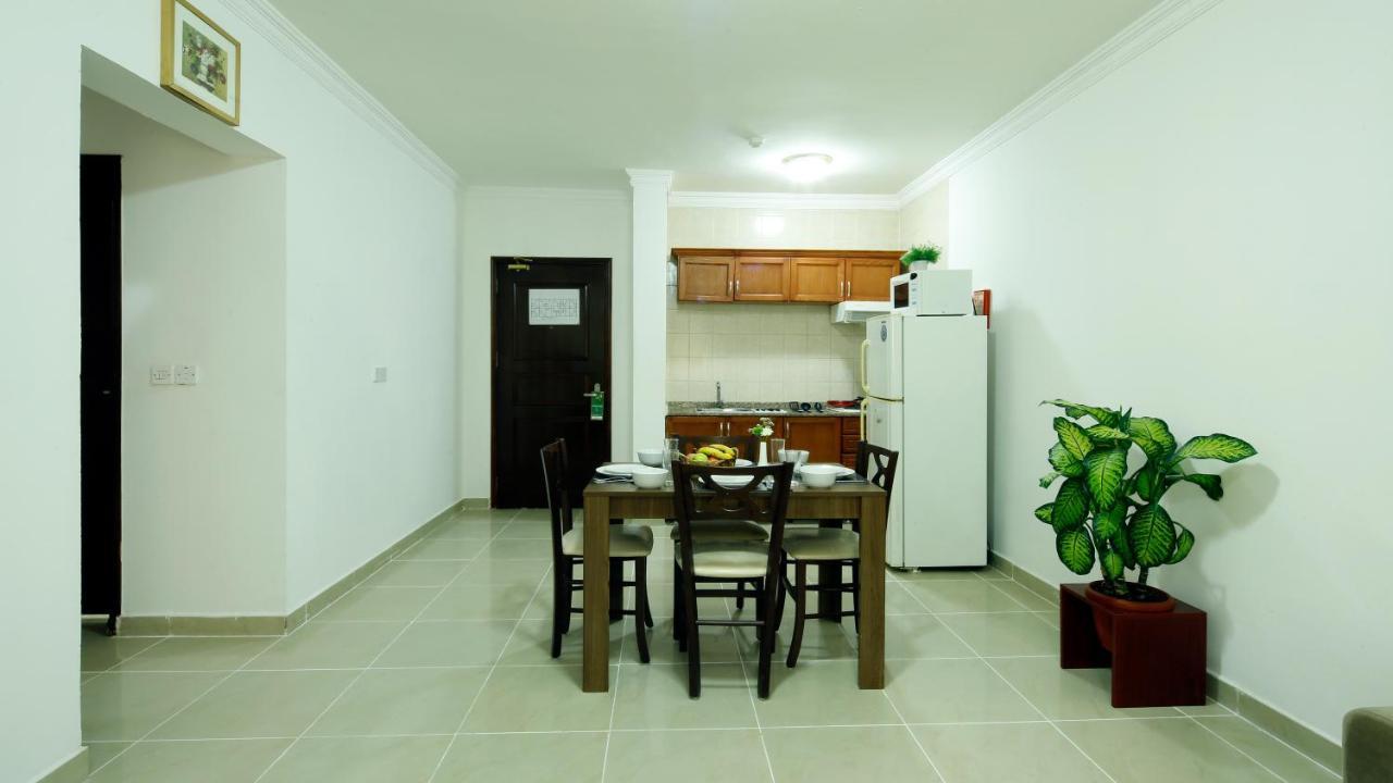 La Villa Inn Hotel Apartments Доха Экстерьер фото