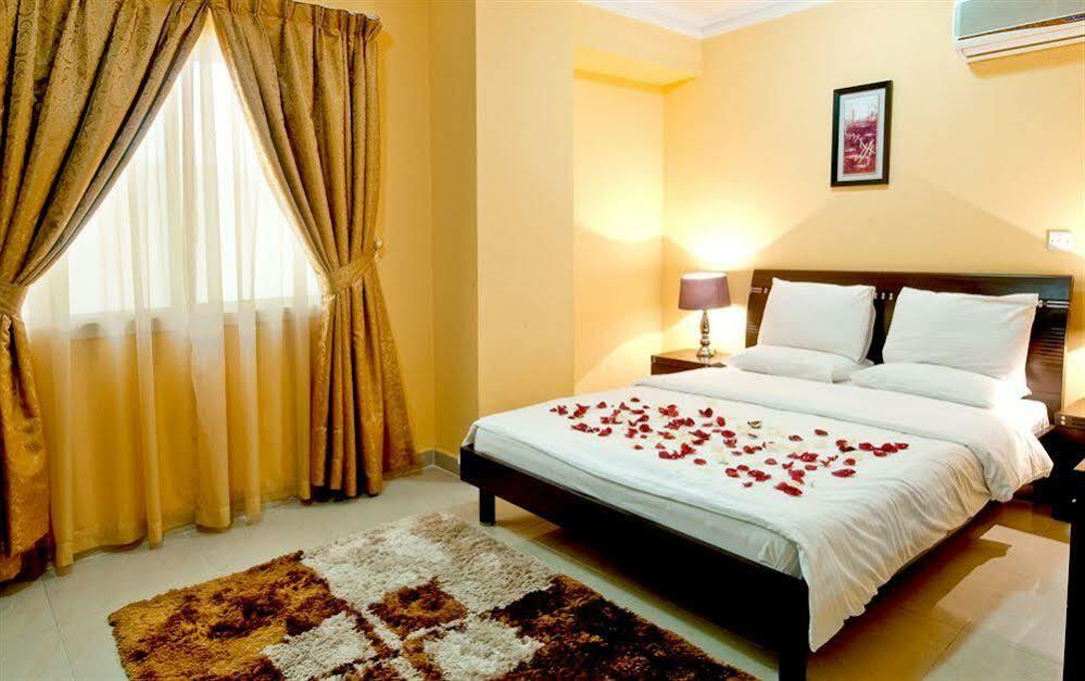 La Villa Inn Hotel Apartments Доха Экстерьер фото